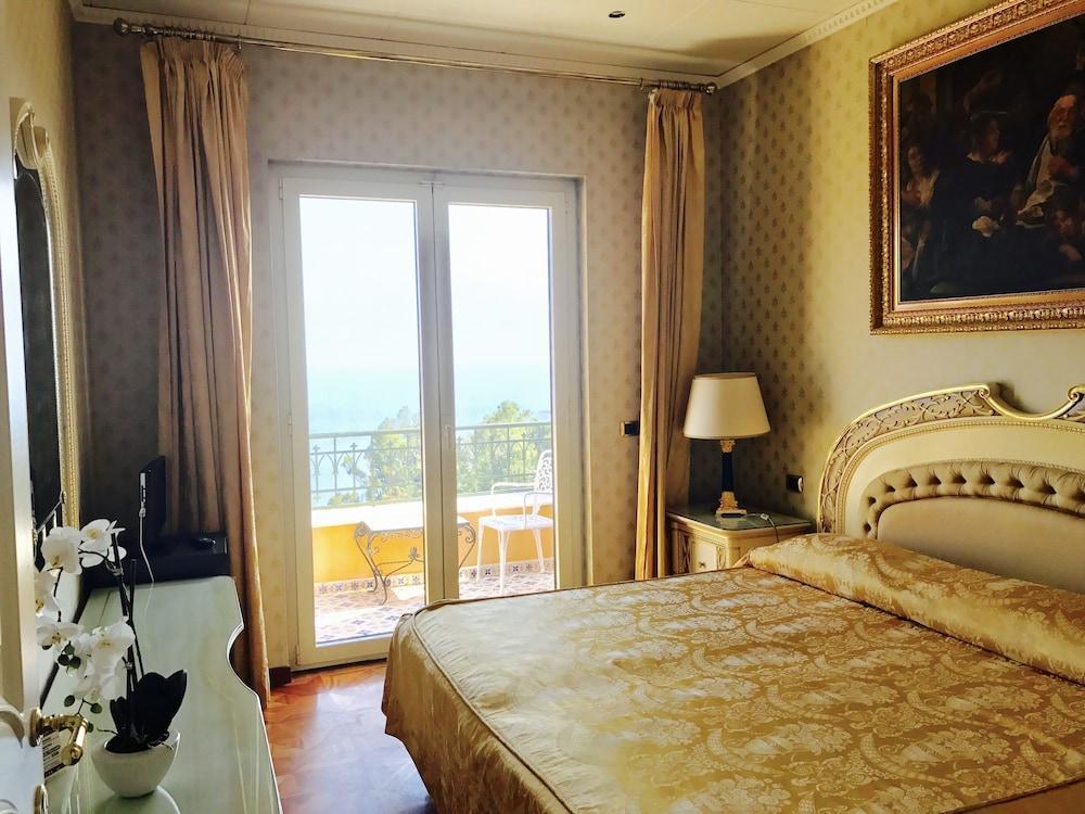 Hotel Villa Riis Taormina Buitenkant foto