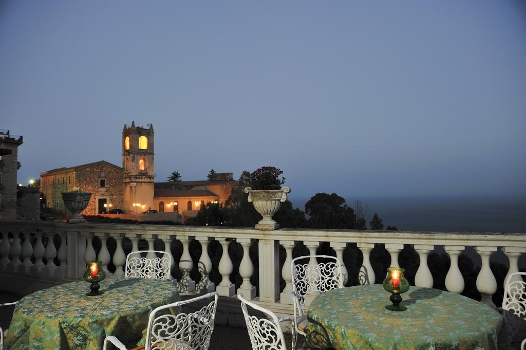 Hotel Villa Riis Taormina Buitenkant foto