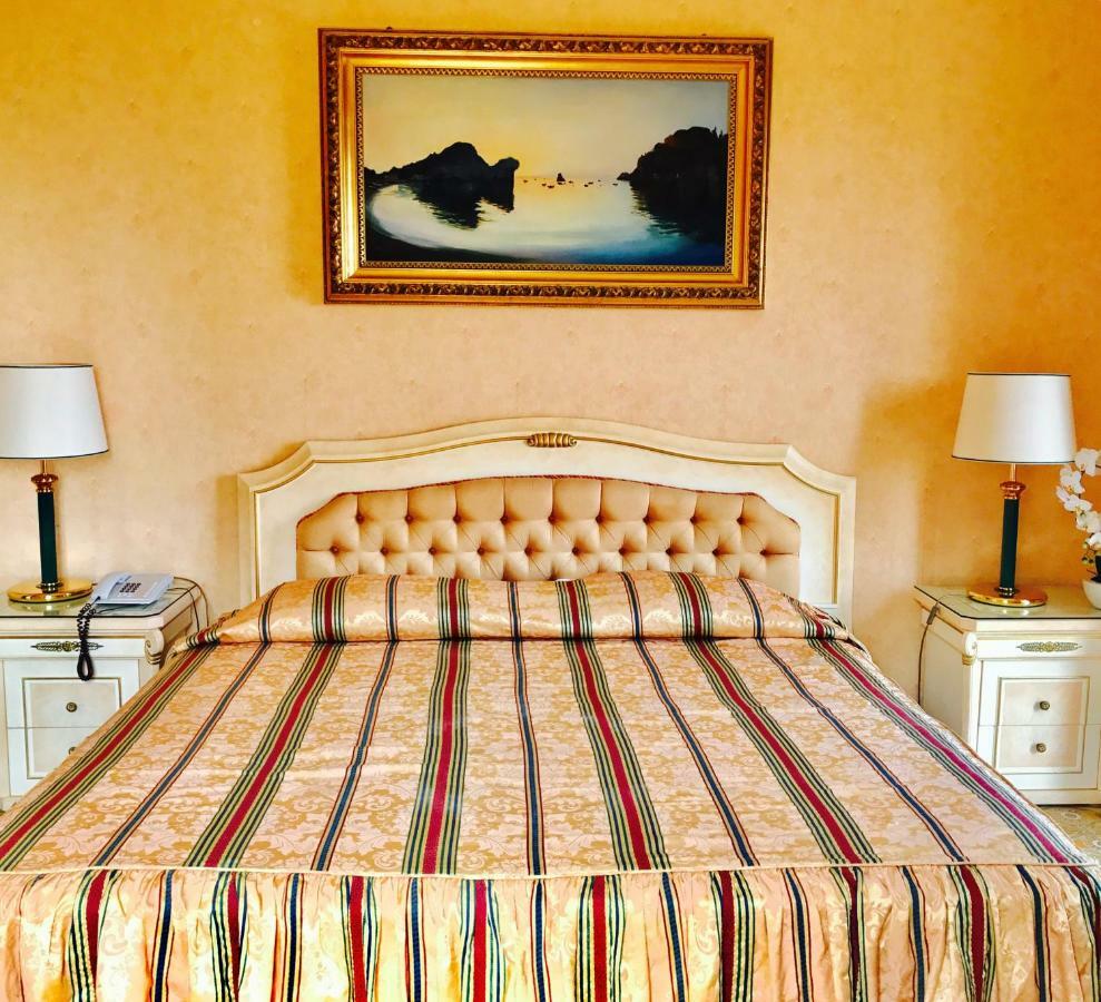 Hotel Villa Riis Taormina Buitenkant foto